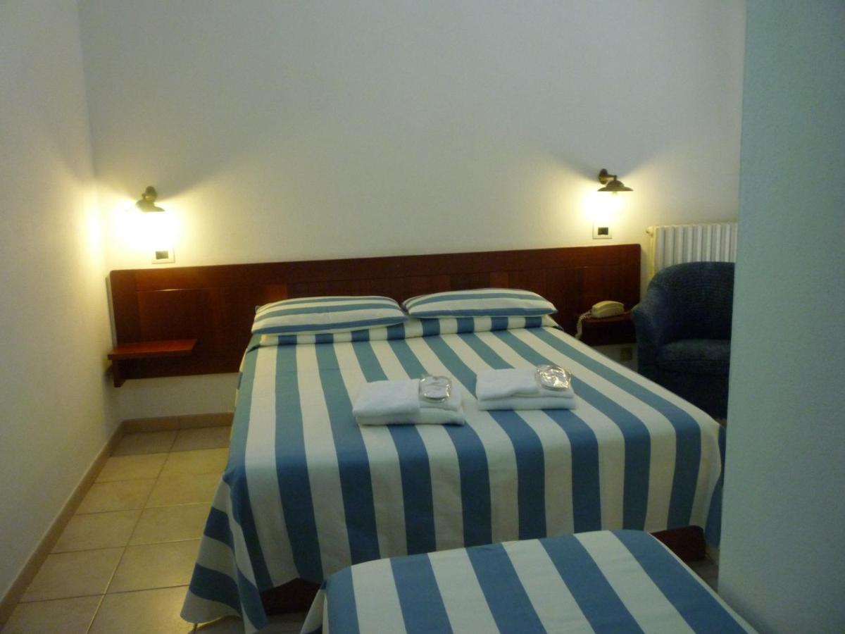 Hotel L'Ancora 산타테레사의갈루라 외부 사진