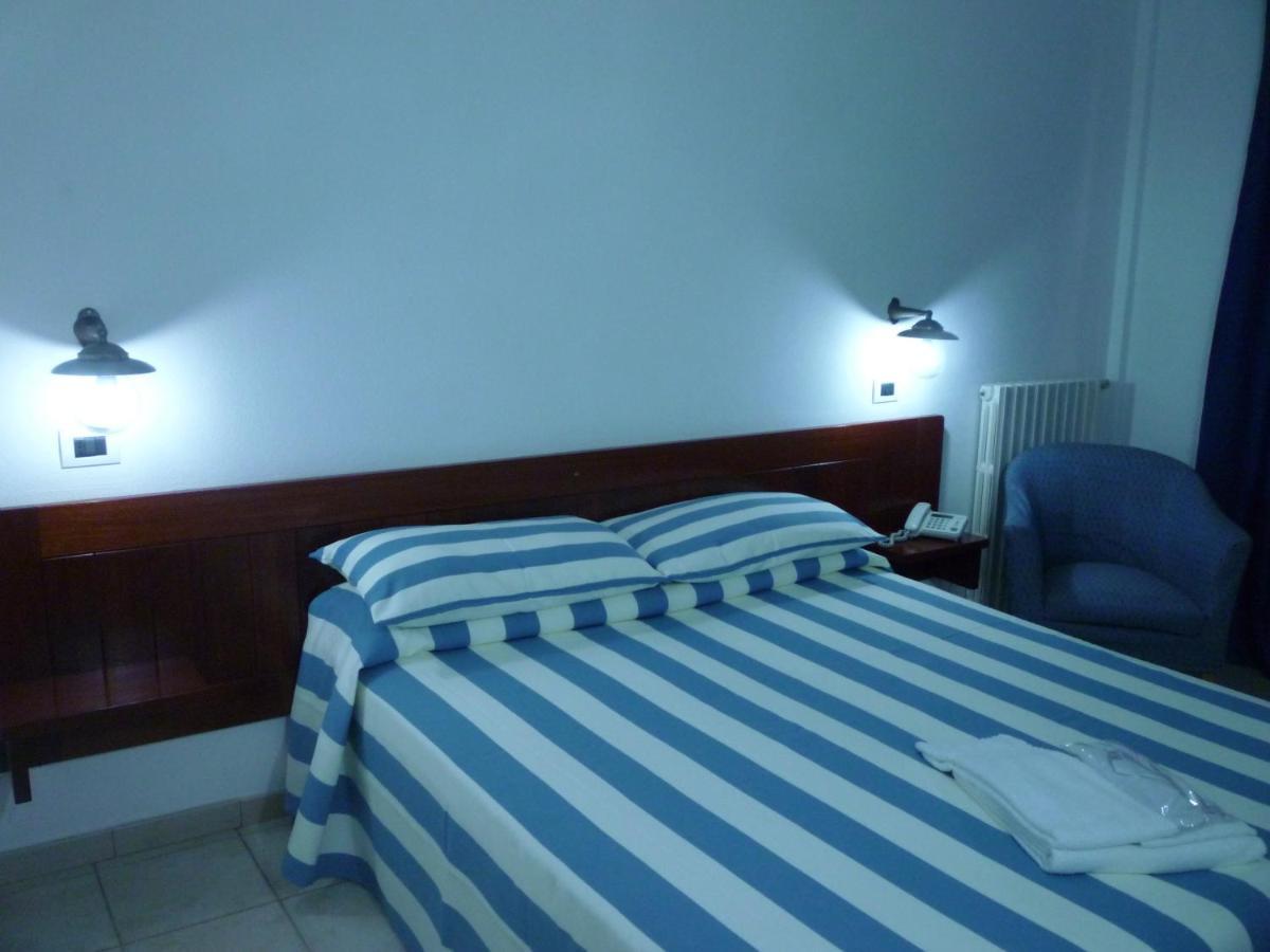 Hotel L'Ancora 산타테레사의갈루라 외부 사진