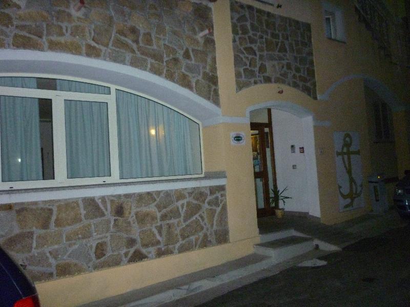 Hotel L'Ancora 산타테레사의갈루라 외부 사진