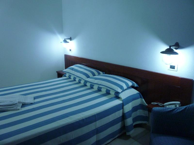 Hotel L'Ancora 산타테레사의갈루라 외부 사진