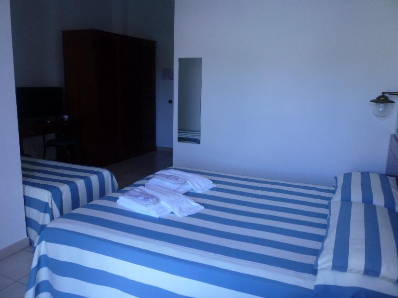 Hotel L'Ancora 산타테레사의갈루라 외부 사진